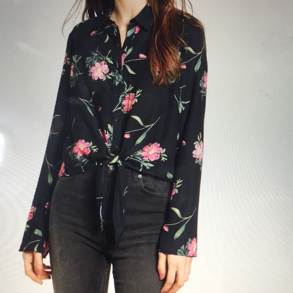 🌸Ten Sixty Sherman Floral ( Tie front shirt)🌸